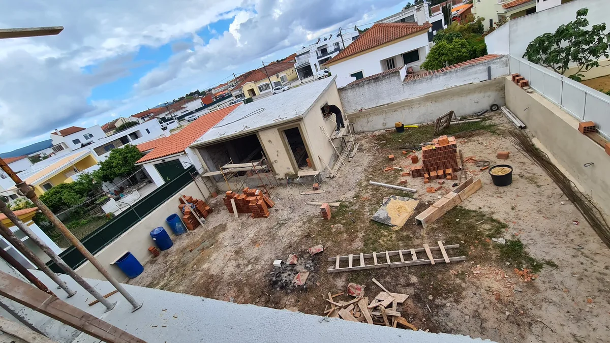 Construction de murs en brique au Grand Lisbonne et Rive Sud