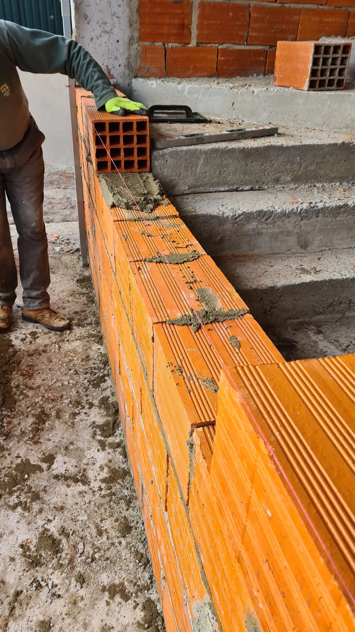 Construction de murs en brique au Grand Lisbonne et Rive Sud
