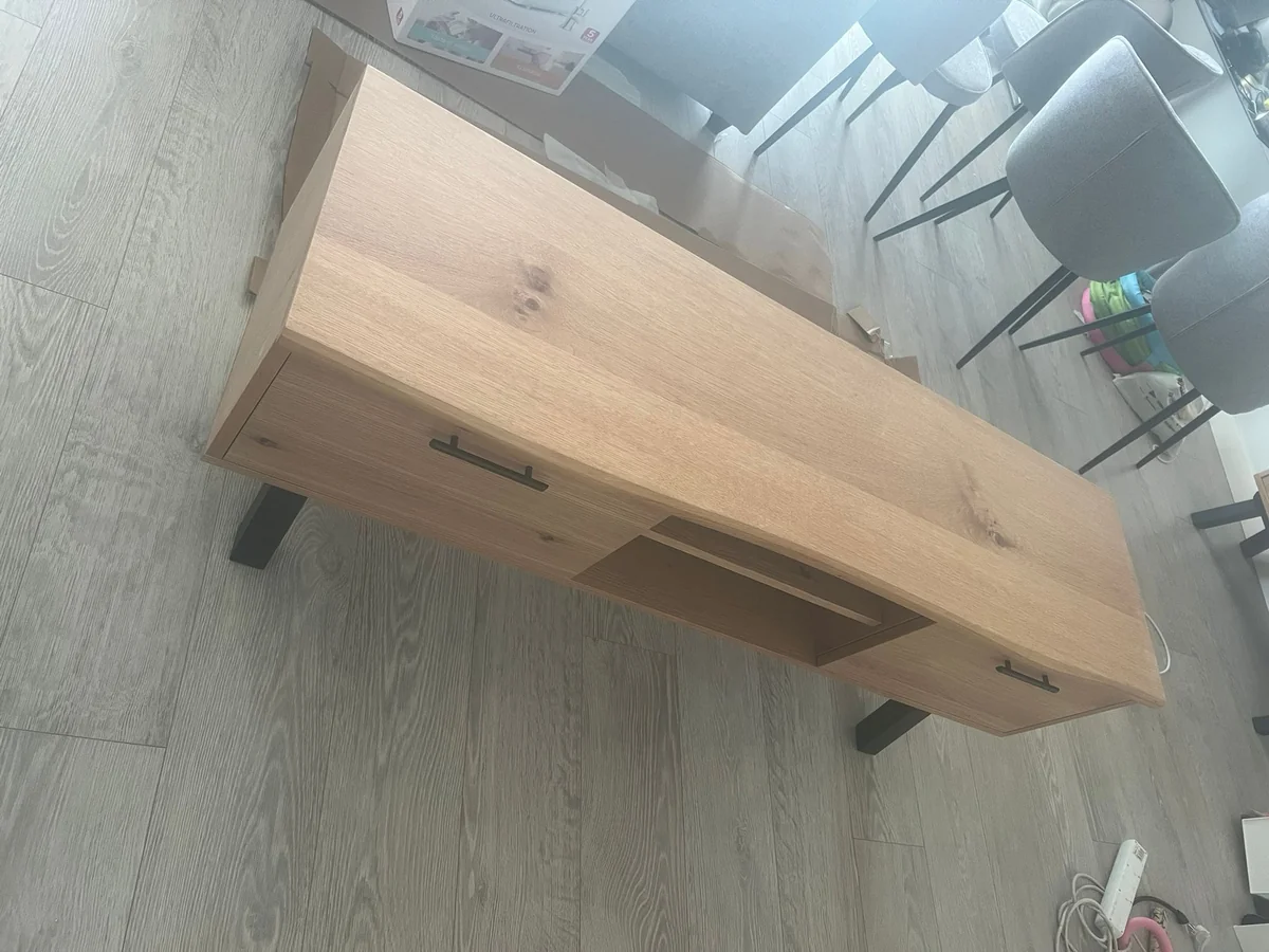 Mobilier de salon avec montage professionnel terminé
